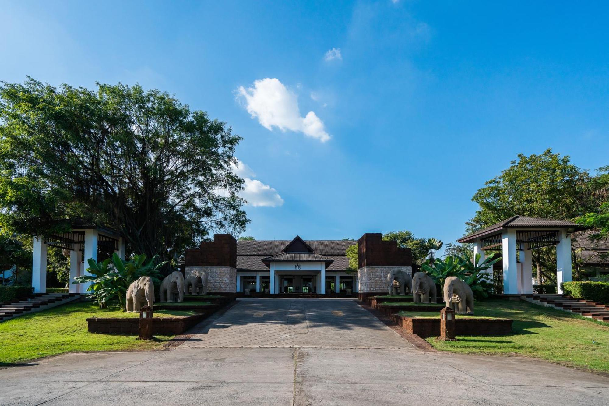Tawa Ravadee Resort Prachinburi, A Member Of Worldhotels Distinctive Si Maha Phot Exteriör bild