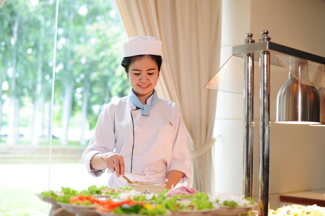 Tawa Ravadee Resort Prachinburi, A Member Of Worldhotels Distinctive Si Maha Phot Exteriör bild